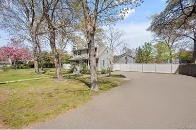 41 Babylon Street, Mastic, NY 11950 - Photo 3