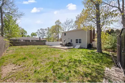 41 Babylon Street, Mastic, NY 11950 - Photo 5