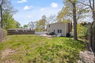 41 Babylon St, Mastic, NY 11950 - Photo 5