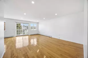 94-30 Magnolia Ct, Ozone Park, NY 11417 - Photo 5