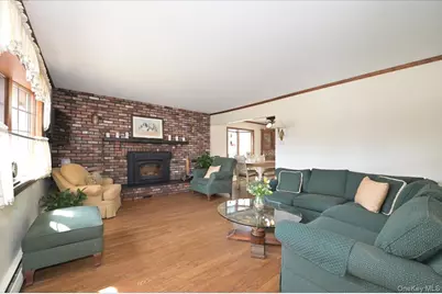 2 Oak Place, Massapequa, NY 11758 - Photo 5