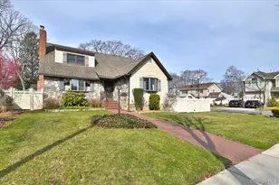 2 Oak Pl, Massapequa, NY 11758 - Photo 3
