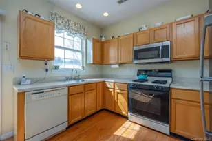 8 Cragmere Dr, Nanuet, NY 10954 - Photo 9