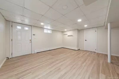 8227 265th Street, Glen Oaks, NY 11004 - Photo 21