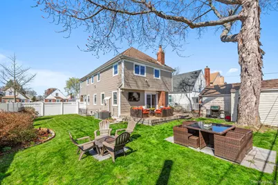 8227 265th Street, Glen Oaks, NY 11004 - Photo 23