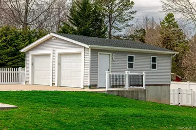 11 Akron Place, Shoreham, NY 11786 - Photo 3