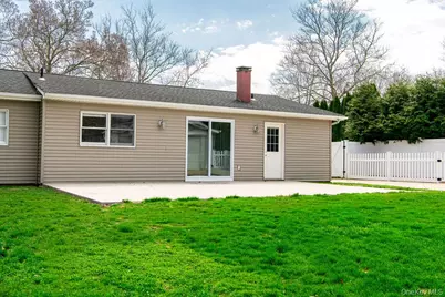 11 Akron Place, Shoreham, NY 11786 - Photo 17