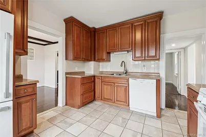 401 Ocean Avenue, Malverne, NY 11565 - Photo 13