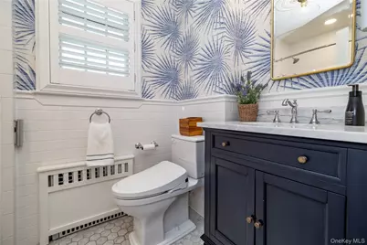 334 Raymond Street, Rockville Centre, NY 11570 - Photo 25