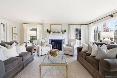 334 Raymond Street, Rockville Centre, NY 11570 - Photo 5