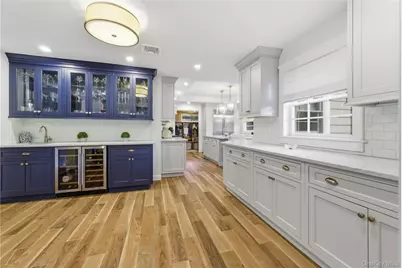 334 Raymond Street, Rockville Centre, NY 11570 - Photo 11