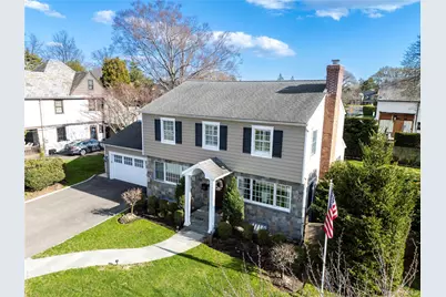 334 Raymond Street, Rockville Centre, NY 11570 - Photo 3