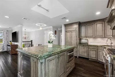 239 Davis Avenue, White Plains, NY 10605 - Photo 9