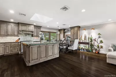 239 Davis Avenue, White Plains, NY 10605 - Photo 5