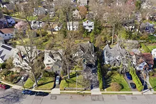 42 Mulberry Ln, New Rochelle, NY 10804 - Photo 39