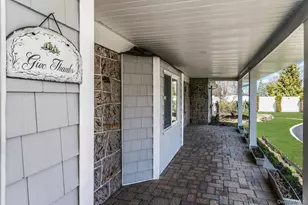 8 Hewitt Dr, Northport, NY 11768 - Photo 3