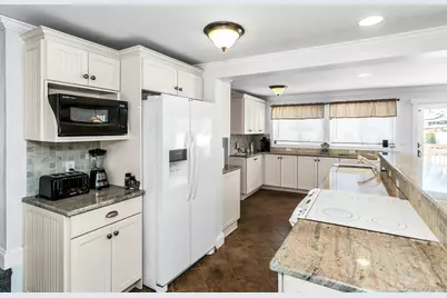 8 Hewitt Drive, Northport, NY 11768 - Photo 13