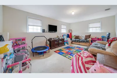 268 Holbrook Road, Ronkonkoma, NY 11779 - Photo 31