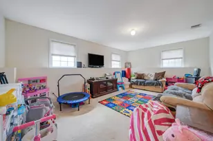 268 Holbrook Rd, Ronkonkoma, NY 11779 - Photo 31