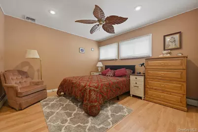 12 Woodgreen Lane, Wantagh, NY 11793 - Photo 19