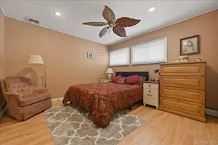 12 Woodgreen Ln, Wantagh, NY 11793 - Photo 19