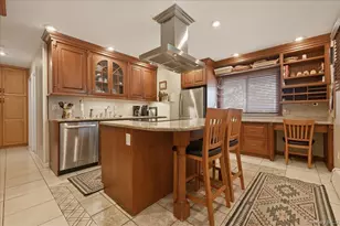 12 Woodgreen Ln, Wantagh, NY 11793 - Photo 5