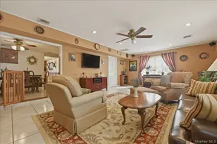 12 Woodgreen Ln, Wantagh, NY 11793 - Photo 13