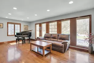 12 Bagatelle Rd, Dix Hills, NY 11746 - Photo 21