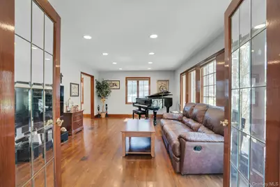 12 Bagatelle Road, Dix Hills, NY 11746 - Photo 23