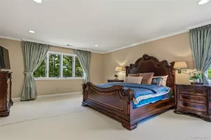 18 Aldgate Dr W, Manhasset, NY 11030 - Photo 23