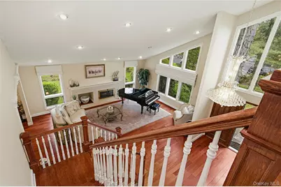 18 Aldgate Drive W, Manhasset, NY 11030 - Photo 5