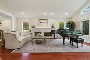 18 Aldgate Dr W, Manhasset, NY 11030 - Photo 3