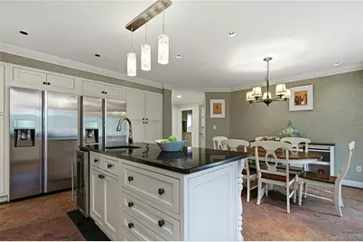 18 Aldgate Drive W, Manhasset, NY 11030 - Photo 15