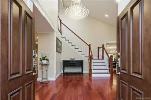 18 Aldgate Dr W, Manhasset, NY 11030 - Photo 3