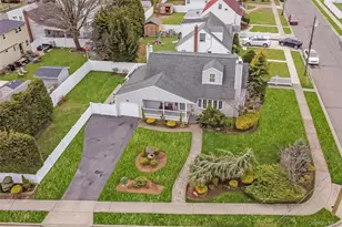 14 High St, Farmingdale, NY 11735 - Photo 5