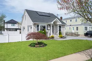 227 Columbus Pkwy, Mineola, NY 11501 - Photo 3