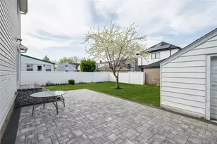227 Columbus Pkwy, Mineola, NY 11501 - Photo 29