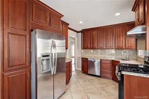 227 Columbus Pkwy, Mineola, NY 11501 - Photo 9