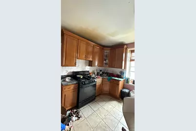 568 Grandview Avenue, Ridgewood, NY 11385 - Photo 7