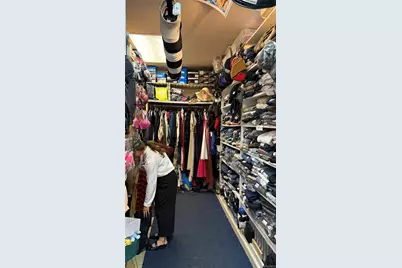 568 Grandview Avenue, Ridgewood, NY 11385 - Photo 5