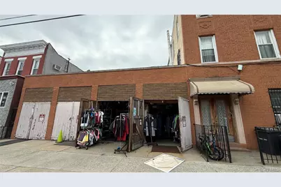 568 Grandview Avenue, Ridgewood, NY 11385 - Photo 3