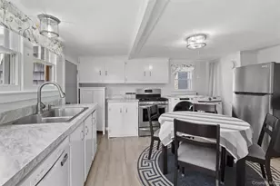 2100 Bay Ave, Mattituck, NY 11952 - Photo 5