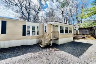 723 Beekman Rd, Hopewell Junction, NY 12533 - Photo 5