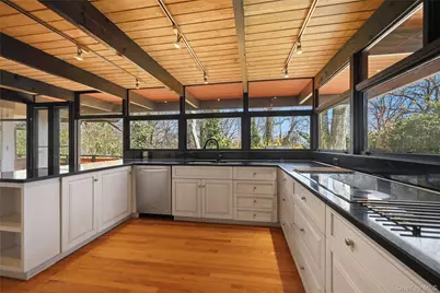 8 Dolphins Rise, Lloyd Harbor, NY 11743 - Photo 5