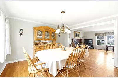 32 Homeside Lane, White Plains, NY 10605 - Photo 9