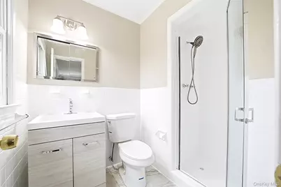 32 Homeside Lane, White Plains, NY 10605 - Photo 17