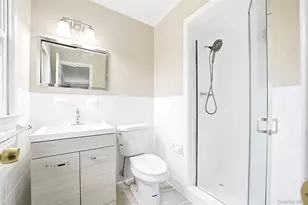 32 Homeside Ln, White Plains, NY 10605 - Photo 17