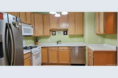 24 N De Baun Avenue #303, Suffern, NY 10901 - Photo 5