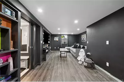 2786 Quogue Riverhead Road, East Quogue, NY 11942 - Photo 15