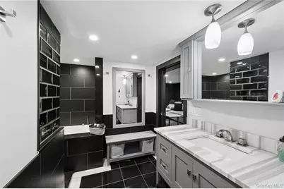 2786 Quogue Riverhead Road, East Quogue, NY 11942 - Photo 17